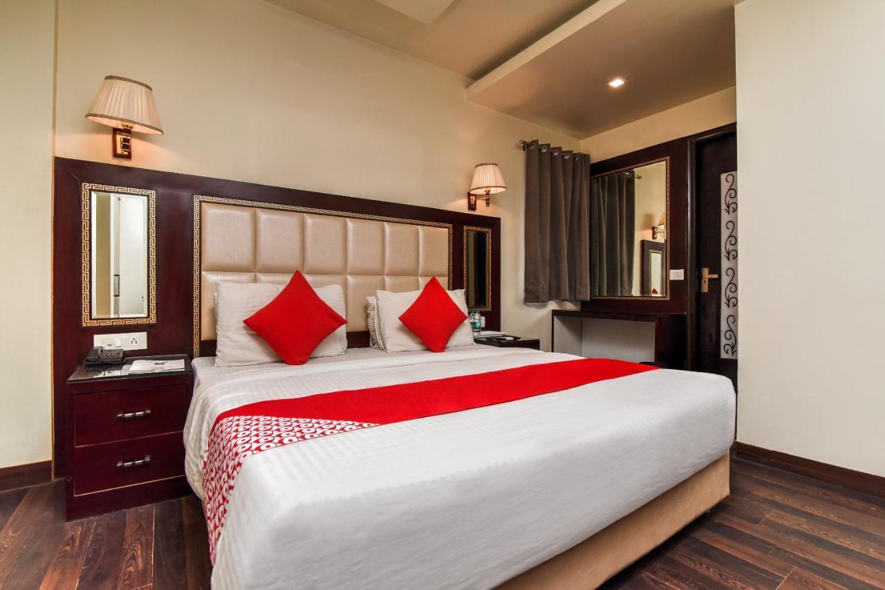 Collection O 76248 D Crown Hotel New Delhi